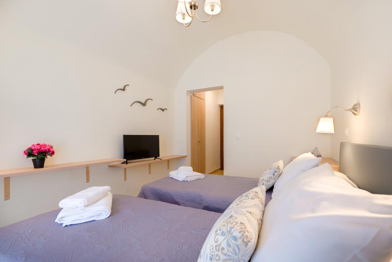 Alexander'S Great View Aparthotel Fira  Exterior photo
